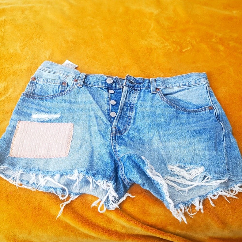 Levi jean shorts